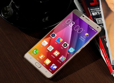 家駒再現(xiàn),金立首個(gè)朋友圈廣告重磅來(lái)襲_華為榮耀手機(jī)新聞-泡泡網(wǎng)