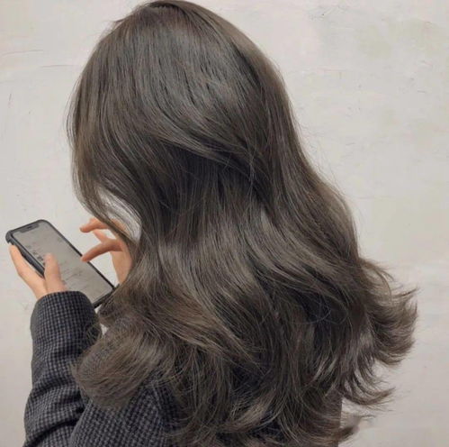 年底染發(fā)靈感枯竭？百款青木色系發(fā)色為你點(diǎn)亮新年光彩